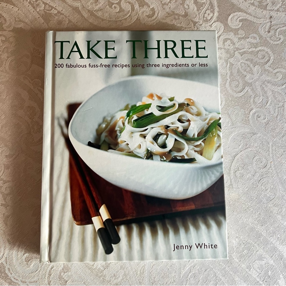 2 Cookbooks great condition “Sunday Dinners” and “Take Three” - great id… - Picture 3 of 6